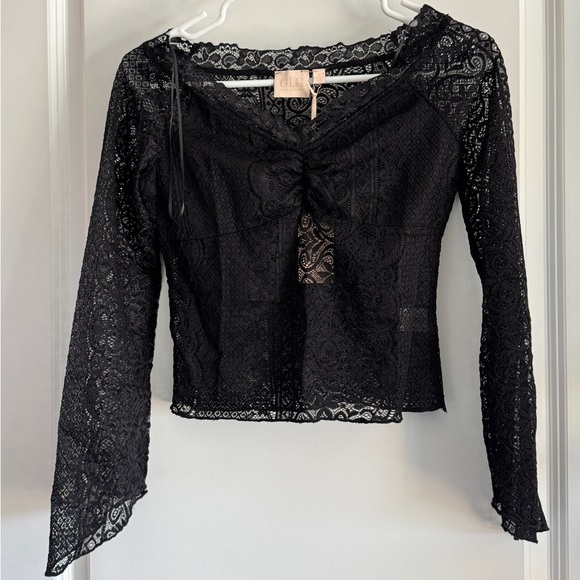 Elegant Black Lace Top - Picture 2 of 6